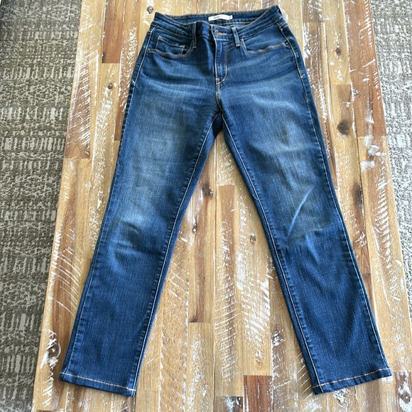 Levi’s Mid-Rise Skinny Jeans - Picture 1 of 3